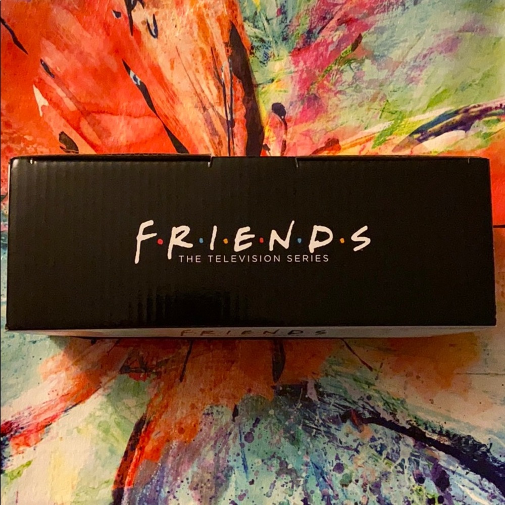WB FRIENDS The TV Series Ceramic Mug Salt and Pepper Shaker Set Central Perk NWT - Picture 5 of 8